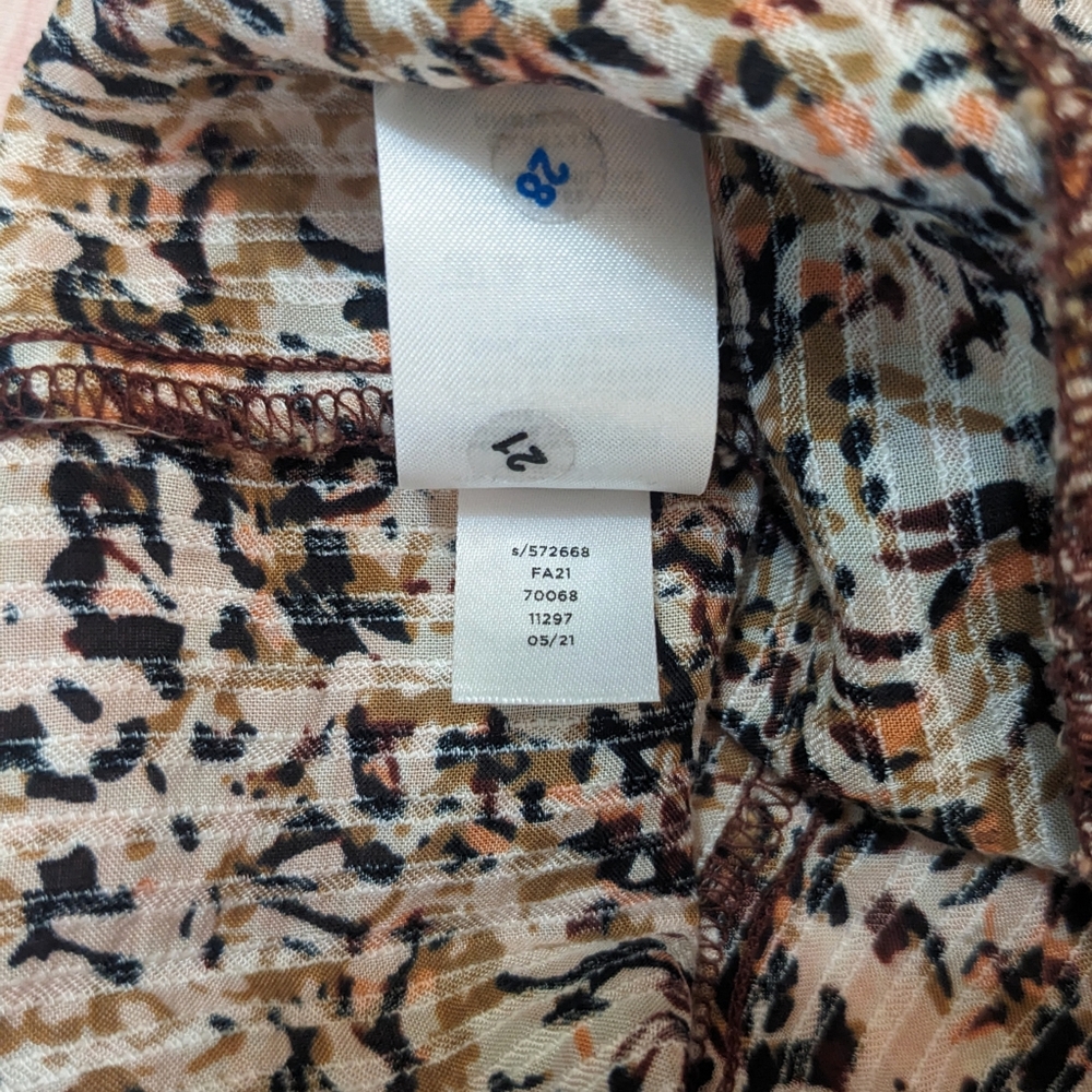 NWOT LOFT Pintucked Ruffle Shell Top - Picture 11 of 11